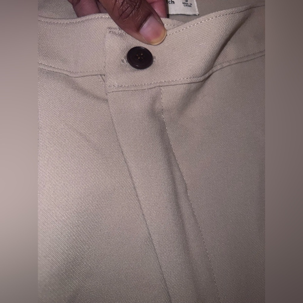 Abercrombie & Fitch Cream Straight Leg Women's Pants size Small- Dark Button - Picture 6 of 9